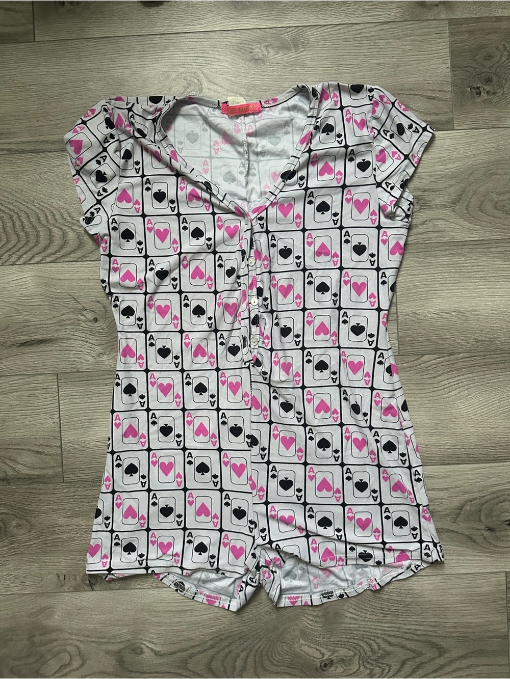 One Piece Pj
Size Large
Player on Butt
More Minutes Brand
Buttons in the Front
